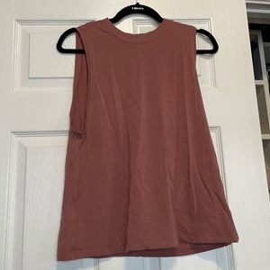 Lululemon muscle tee